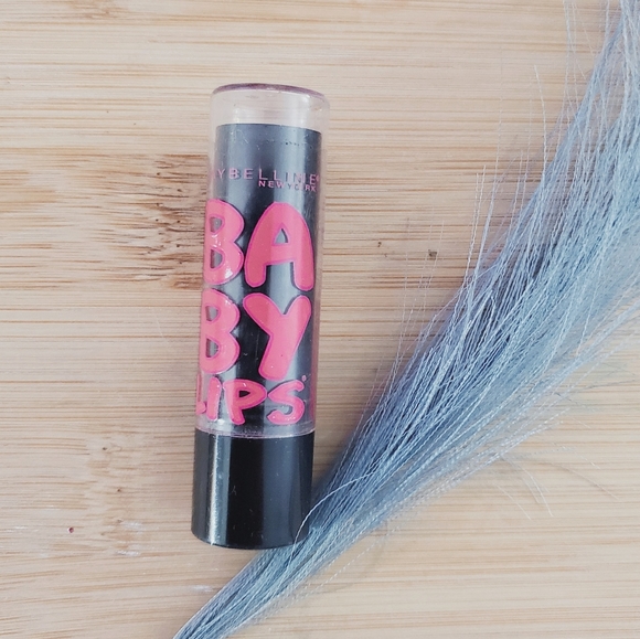 Maybelline BABY LIPS- Limited Edition "Strike a Rose" Moisturizing Lip Balm - Picture 3 of 11